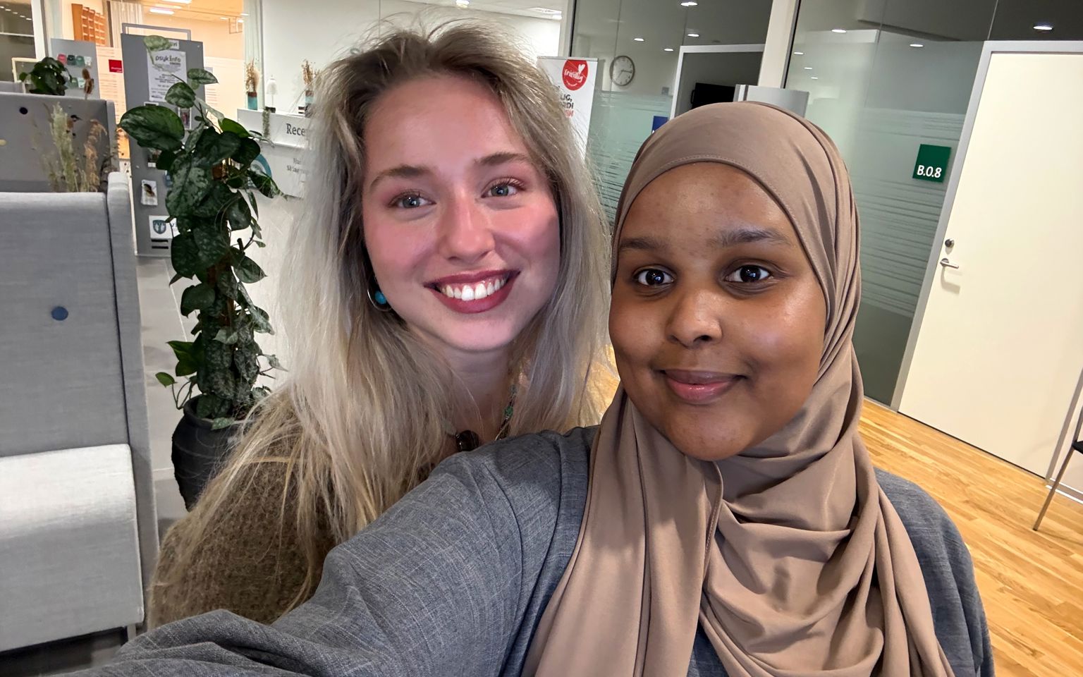 Laura og Asma - unge taskforce