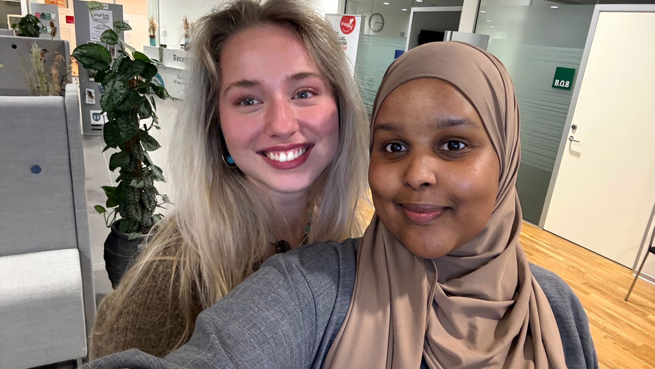 Laura og Asma - unge taskforce